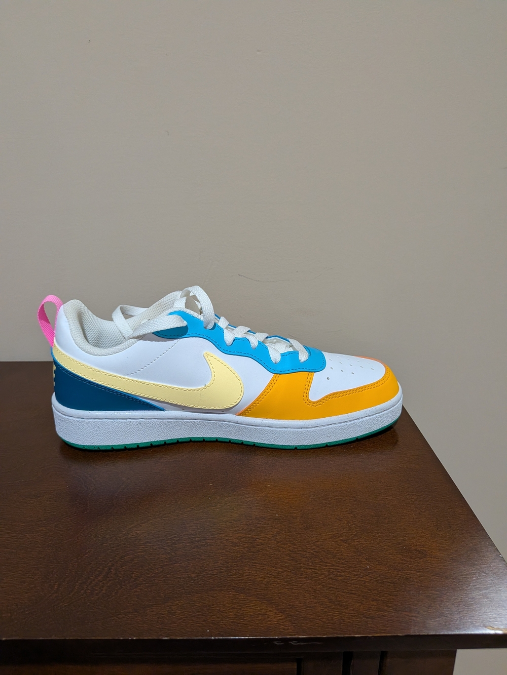 Kids 7 Nike Court "BOROUGH" Low Top Sneakers - Picture 6 of 12